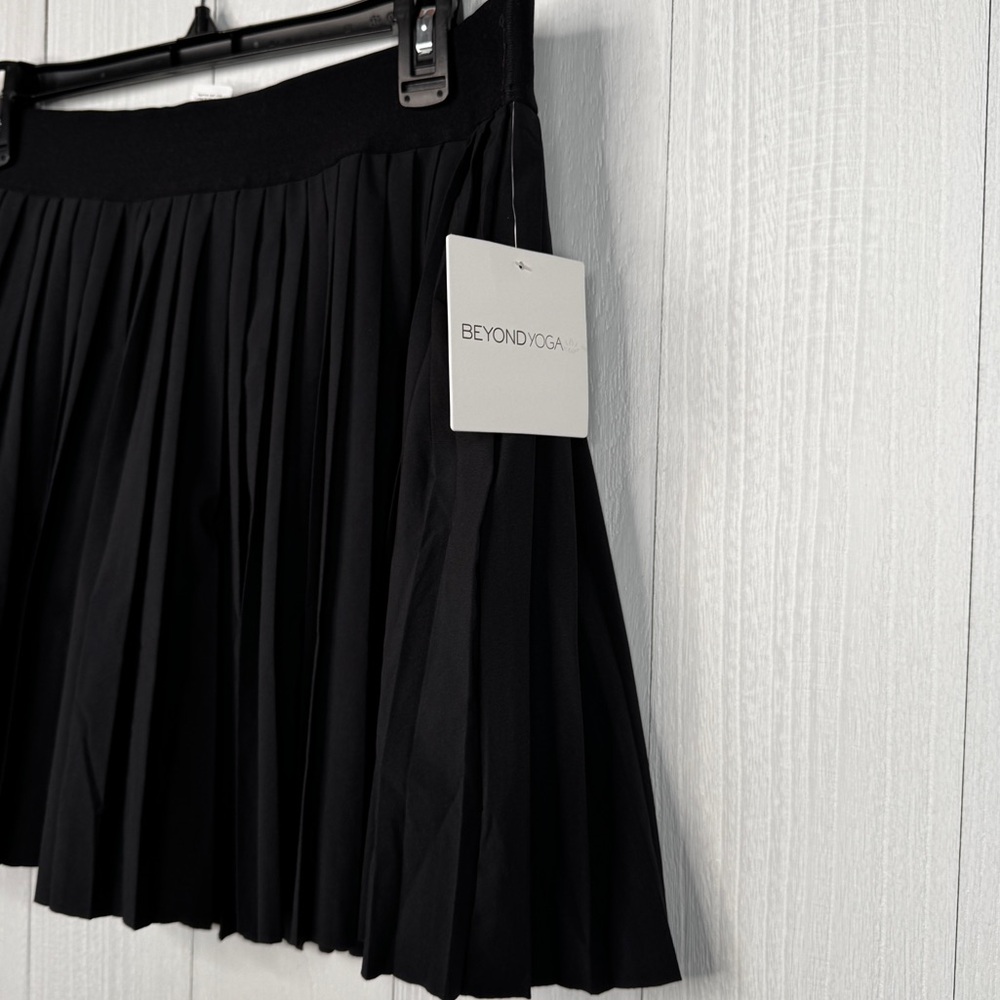 Beyond Yoga If You Pleats Tennis Skirt Womens | Black Athletic Athleisure - Picture 5 of 9